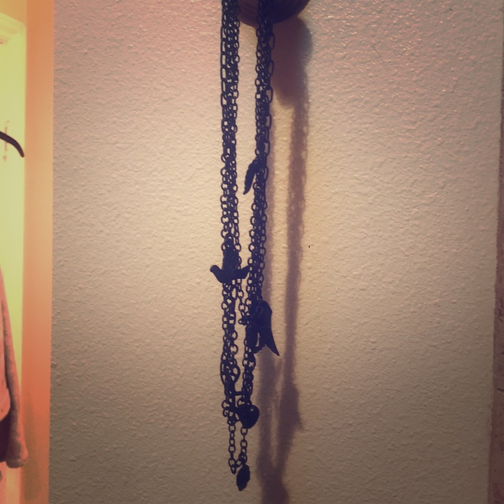 Multichain Hot Topic black necklace